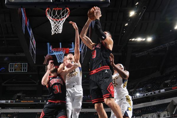 关于步行者绝杀吉林队，武切维奇高光表现的信息