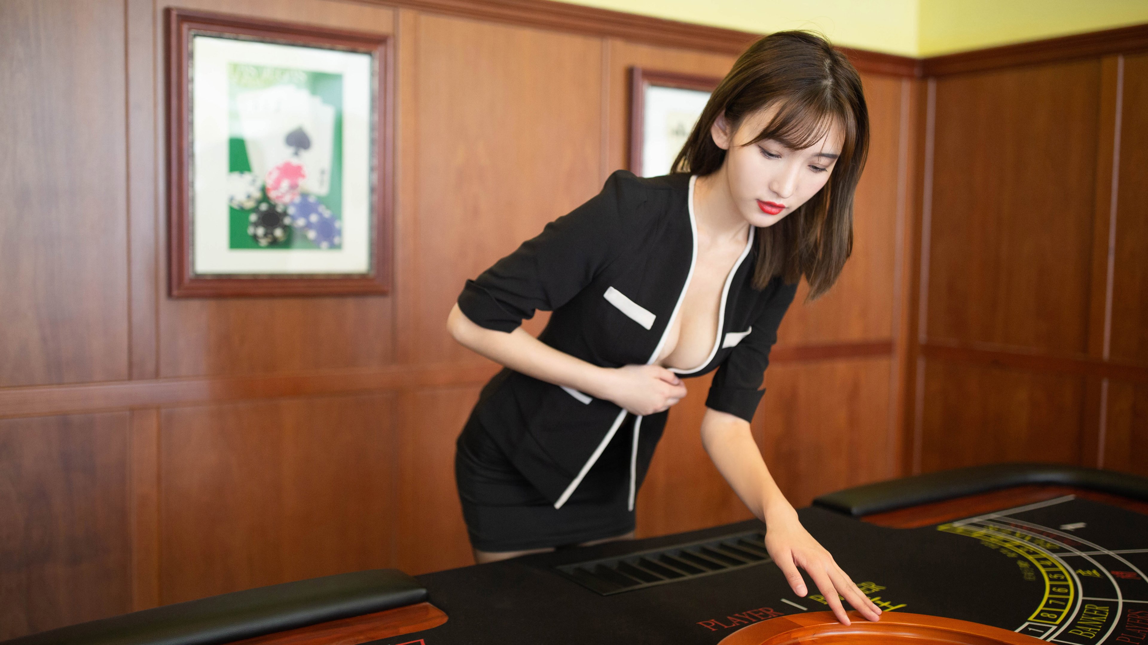 当欧冠淘汰赛的星光，照亮莫兰特的球场—一次跨越领域的教科书