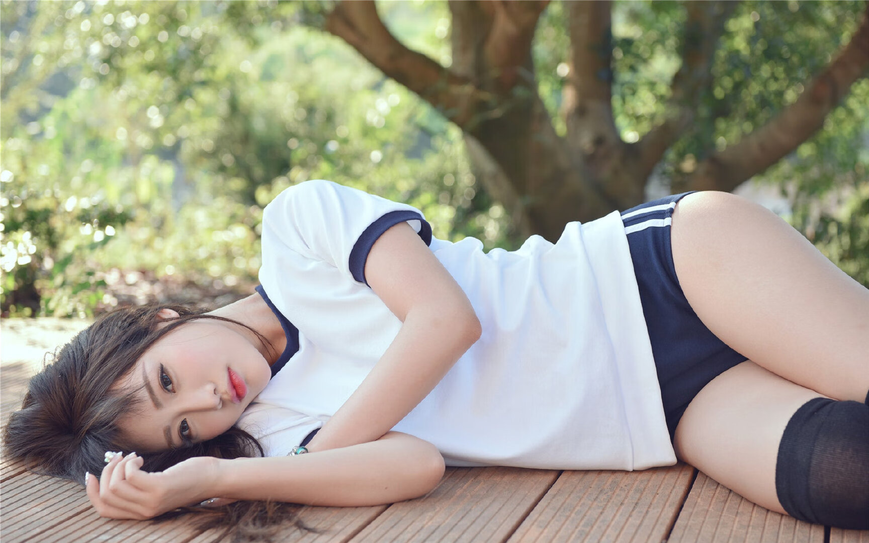 时间褶皱中的巴尔韦德，当瑞典与克罗地亚相遇于虚拟草坪